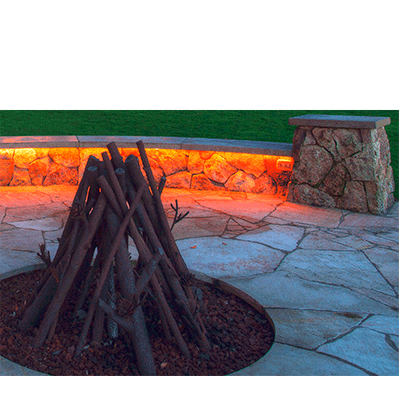 lighted-hardscape-seating-around-firepit